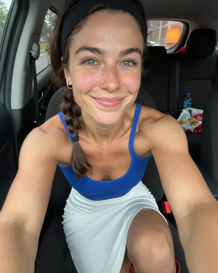 Cassie52 (25) - St Helens