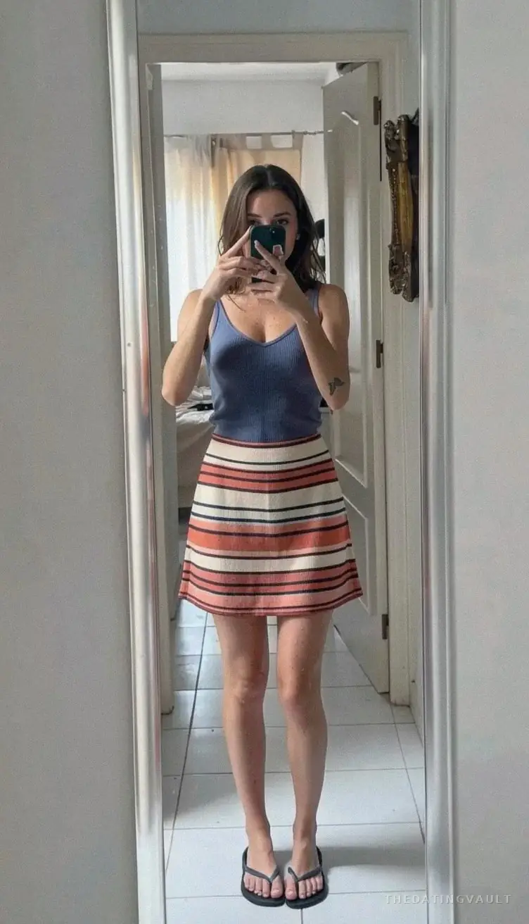 Danika849 (25) - Darwin