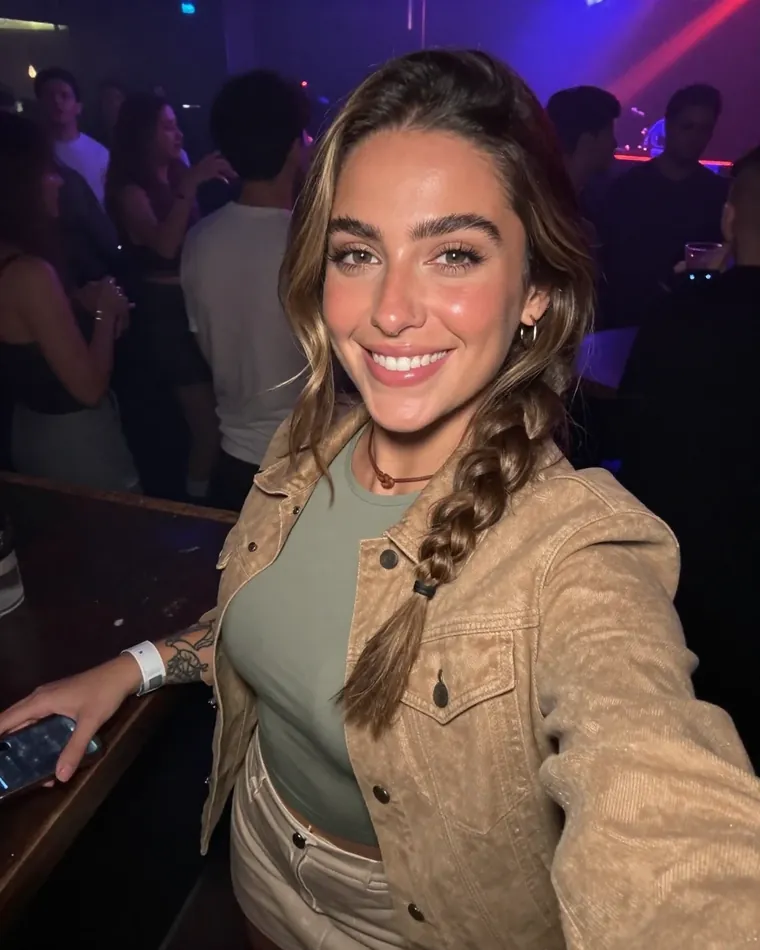 DarcyBrianna (25) - Bargara
