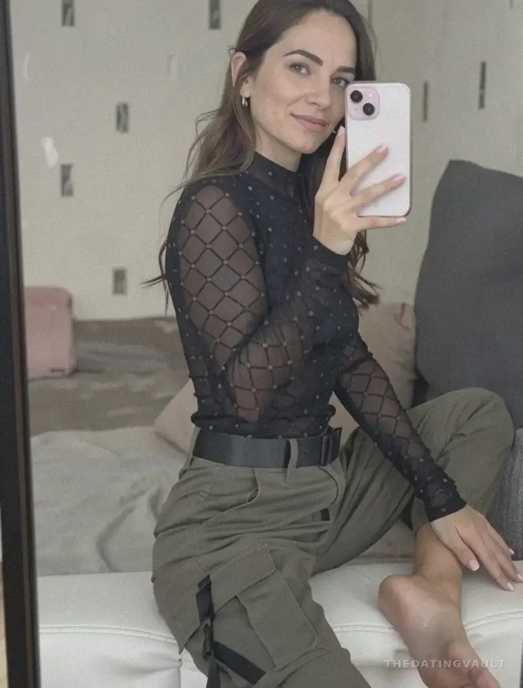 Emily45 (25) - Croydon