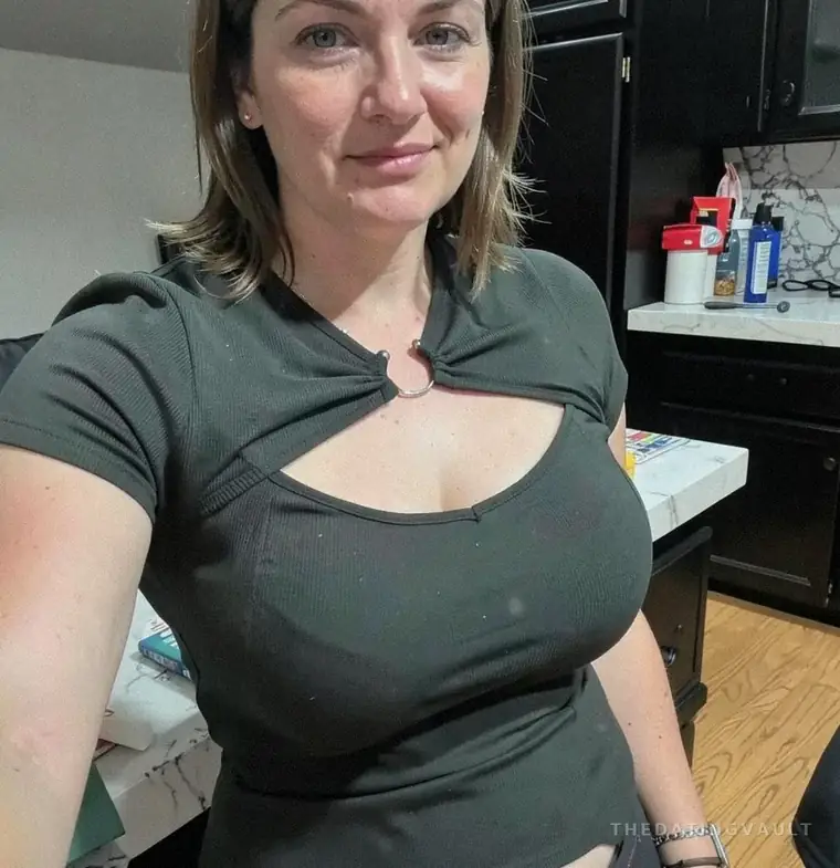 Gabby (30) - Hillside