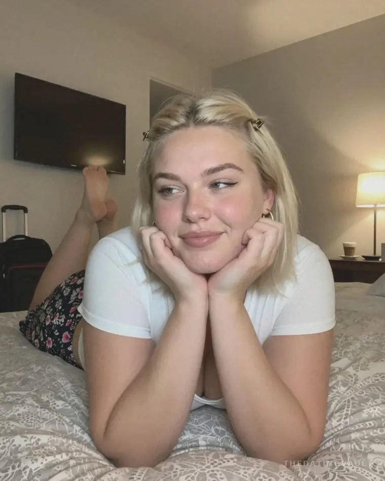 Imogen (22) - Eden