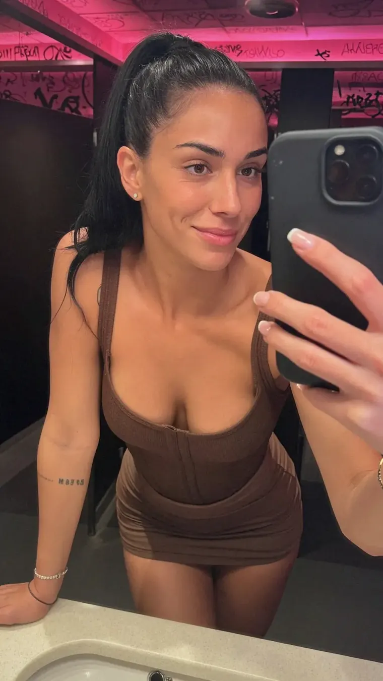Lauren (25) - Inverell