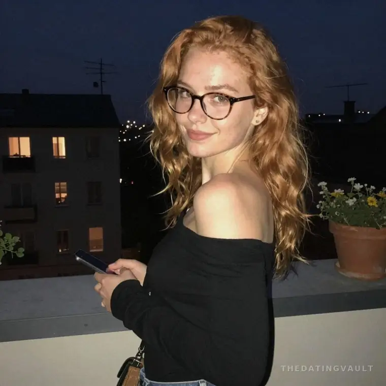 MoonScarlett (21) - Perth