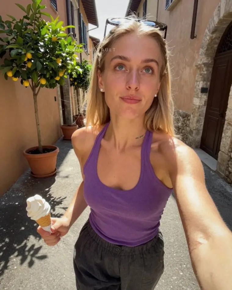 Nicole92 (25) - Yarrambat