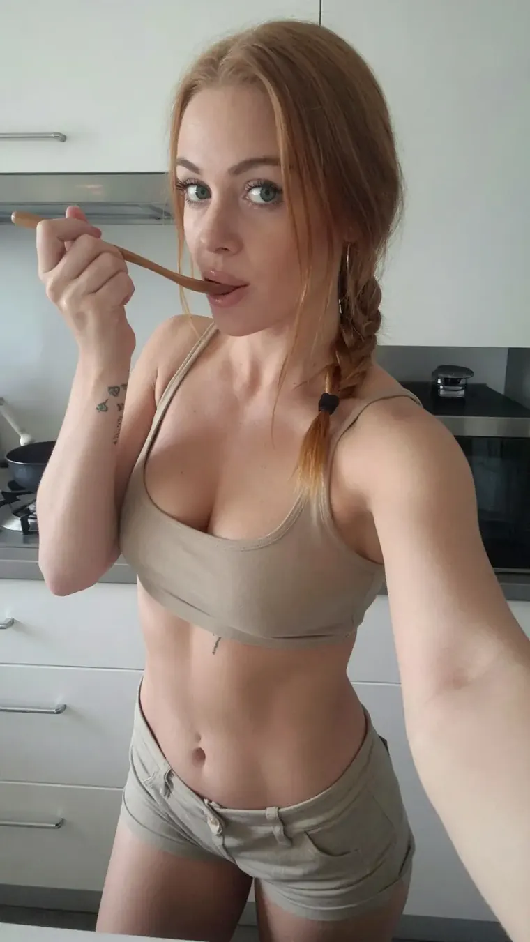SandyTanya (25) - Woodside