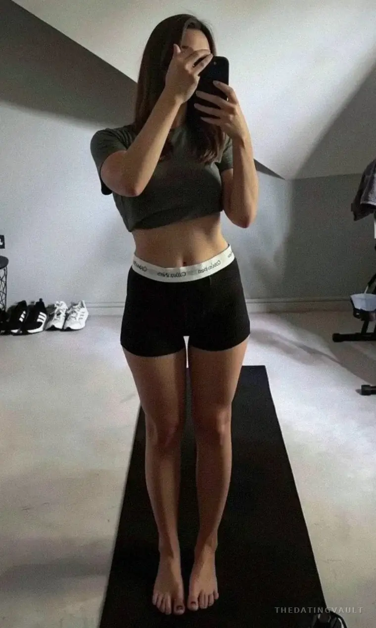 SarahScarlett (25) - Sunbury