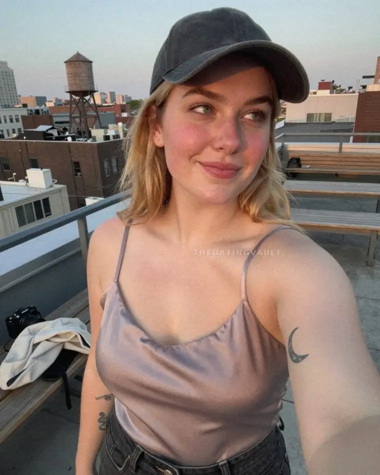 StellaBree (25) - Horsham