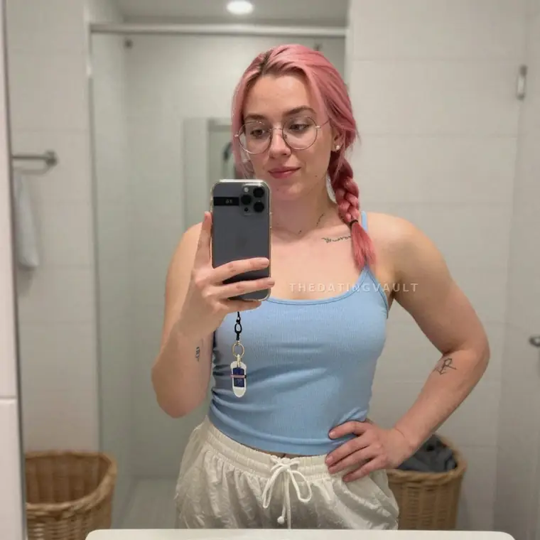 TanyaLou (25) - Toowoomba