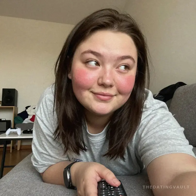 Tayla89 (25) - Hillarys