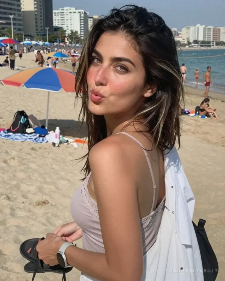 Tia (22) - Tomakin