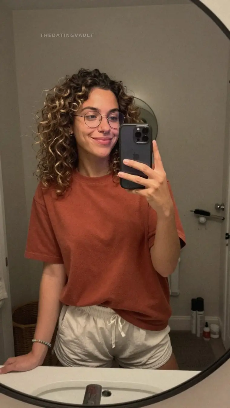 WillowRoxy (25) - Loganlea